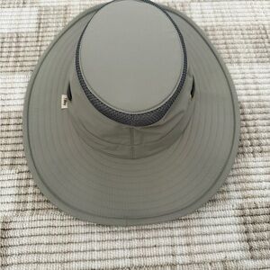 Gray Wide-Brim Hat